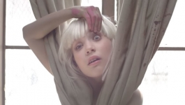 Sia - Chandelier
